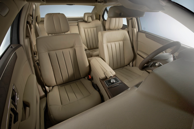 Illustration for article titled 2010 Mercedes E-Class: Mega Gallery